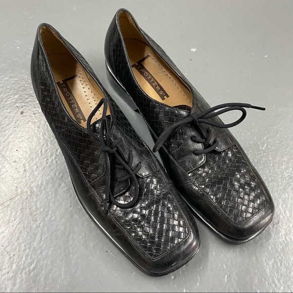 Trotters Shoes - Vintage Trotters Black Woven Lace Up Loafers 7.5 Narrow Dark Academia Square Toe
